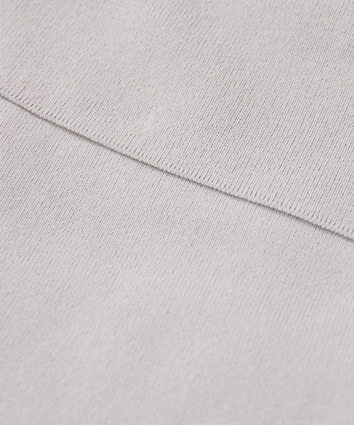 Whim Gazette(ウィムガゼット)の「オフショルニットプルオーバー(ニット/セーター・レディース・グレイッシュベージュ/ブラック・FREE)」の19枚目の写真