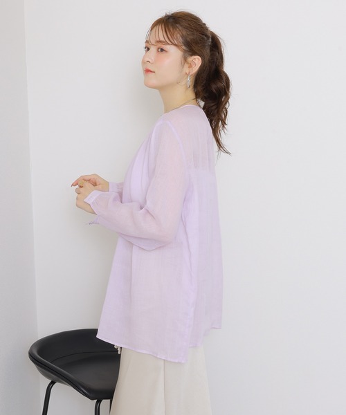 【美品】AKRIS 麻100％ 比翼ボタン　リネンギャザーブラウス リネン 後ろボタン ブラウス | ブラック - alin（ありん