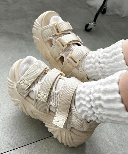 WEGO（ウィゴー）の「WEGO/厚底ベルトスポーツサンダル（サンダル・レディース・オフホワイト/ブラック・LARGE/MEDIUM）」の11枚目の写真