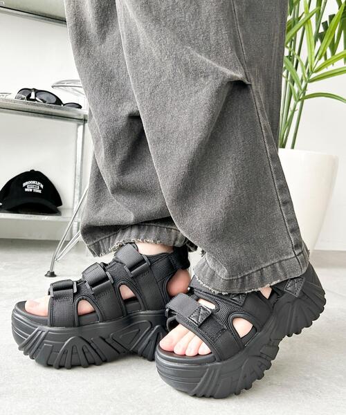 WEGO（ウィゴー）の「WEGO/厚底ベルトスポーツサンダル（サンダル・レディース・オフホワイト/ブラック・LARGE/MEDIUM）」の16枚目の写真