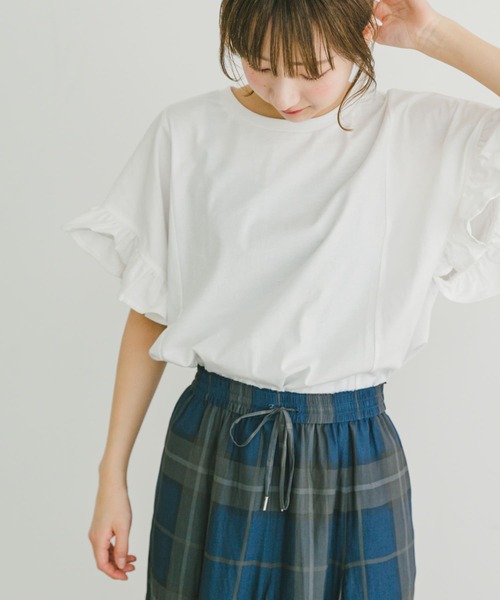 ITEMS URBANRESEARCH（アイテムズ アーバンリサーチ）の「ソデフリルカットソー（Tシャツ/カットソー・レディース・ブルー/チャコールグレー/ホワイト・FREE）」の5枚目の写真