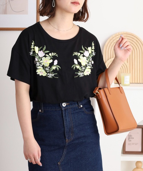 FUNALIVE（ファンアライブ）の「花柄刺繍Tシャツ（Tシャツ/カットソー・レディース・ダークグリーン/テラコッタ/ブラック・L/M）」の11枚目の写真