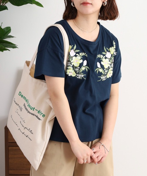 FUNALIVE（ファンアライブ）の「花柄刺繍Tシャツ（Tシャツ/カットソー・レディース・ダークグリーン/テラコッタ/ブラック・L/M）」の8枚目の写真