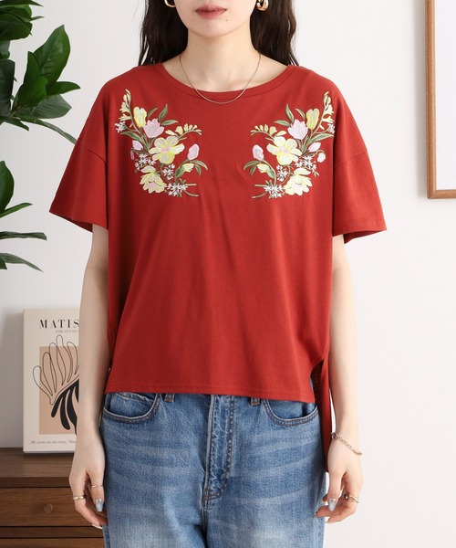 FUNALIVE（ファンアライブ）の「花柄刺繍Tシャツ（Tシャツ/カットソー・レディース・ダークグリーン/テラコッタ/ブラック・L/M）」の17枚目の写真