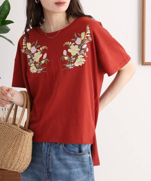 FUNALIVE（ファンアライブ）の「花柄刺繍Tシャツ（Tシャツ/カットソー・レディース・ダークグリーン/テラコッタ/ブラック・L/M）」の13枚目の写真