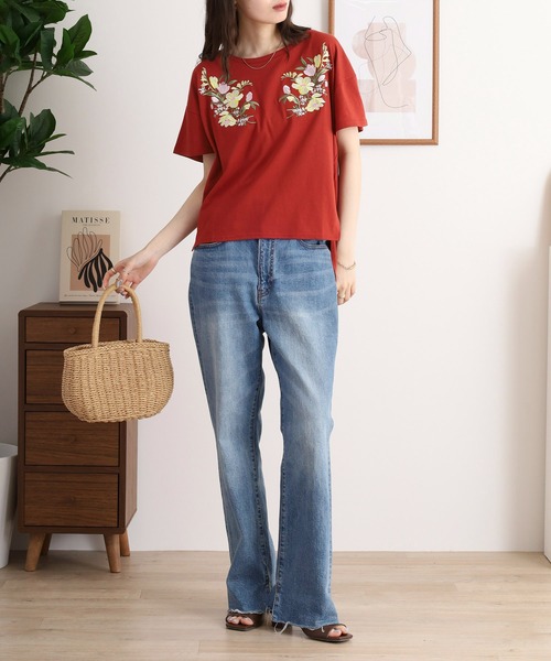 FUNALIVE（ファンアライブ）の「花柄刺繍Tシャツ（Tシャツ/カットソー・レディース・ダークグリーン/テラコッタ/ブラック・L/M）」の16枚目の写真