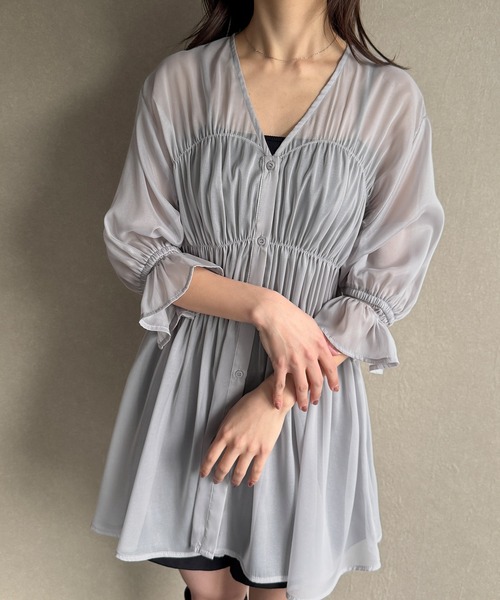 junoah（ジュノア）の「シャーリングデザインシアーチュニック（チュニック・レディース・クリーム/グレー/ブラック・SMALL/MEDIUM/LARGE）」の3枚目の写真