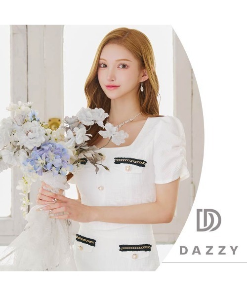 DAZZY(デイジー)の「チェーンビジュージオメトリックパフスリーブタイトミニセットアップ(ドレス・レディース・オフホワイト/ライトブルー・S/M/L)」の13枚目の写真