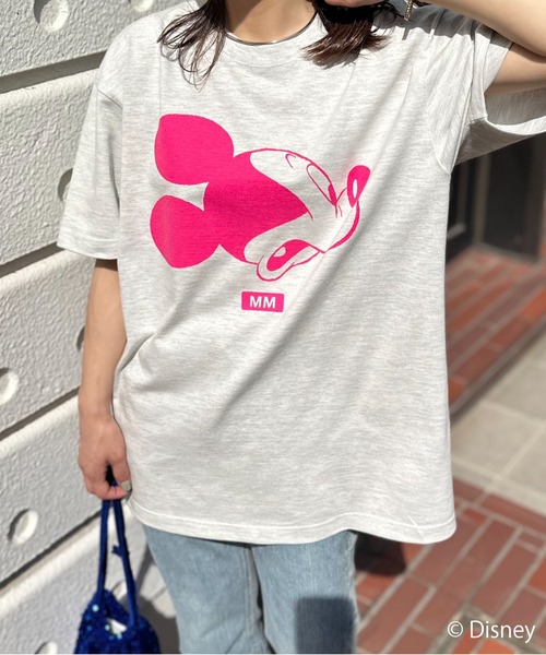 Disney(ディズニー)の「【Disney(ディズニー)】別注/ミッキーマウス / MMロゴプリント半袖Tシャツ(Tシャツ/カットソー・レディース・ベージュ/オートミール/ホワイト/グリーン・MEDIUM/LARGE)」の15枚目の写真