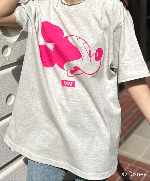 Disney(ディズニー)の「【Disney(ディズニー)】別注/ミッキーマウス / MMロゴプリント半袖Tシャツ(Tシャツ/カットソー・レディース・ベージュ/オートミール/ホワイト/グリーン・MEDIUM/LARGE)」の18枚目の写真