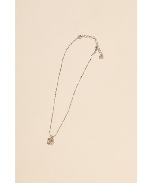 SNIDEL（スナイデル）の「ストーンモチーフネックレス（ネックレス・レディース・シルバー/ゴールド/アイボリー・FREE）」の5枚目の写真