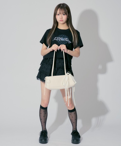 ALLuRing ChaRm(アリュリングチャーム)の「Ribbon Lace Square Bag / リボンレーススクエアバッグ(ショルダーバッグ・レディース・ホワイト/ブラック/ピンク・FREE)」の7枚目の写真