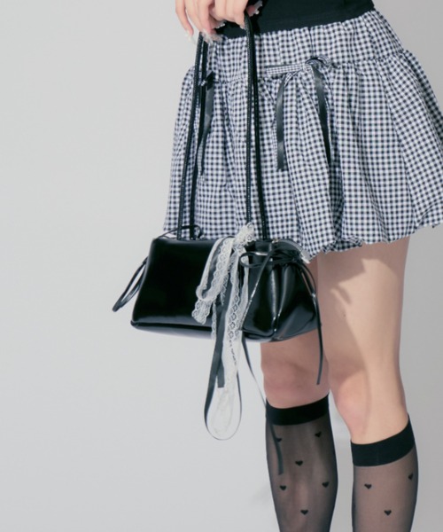 ALLuRing ChaRm(アリュリングチャーム)の「Ribbon Lace Square Bag / リボンレーススクエアバッグ(ショルダーバッグ・レディース・ホワイト/ブラック/ピンク・FREE)」の10枚目の写真