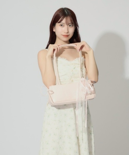 ALLuRing ChaRm(アリュリングチャーム)の「Ribbon Lace Square Bag / リボンレーススクエアバッグ(ショルダーバッグ・レディース・ホワイト/ブラック/ピンク・FREE)」の21枚目の写真