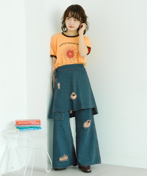 eLur(エラー)の「ダメージフレアデニムパンツ|セットアップ着用可能(デニムパンツ・レディース・インディゴブルー/ライトブルー・SMALL/MEDIUM)」の7枚目の写真