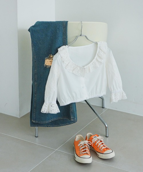 eLur(エラー)の「ダメージフレアデニムパンツ|セットアップ着用可能(デニムパンツ・レディース・インディゴブルー/ライトブルー・SMALL/MEDIUM)」の10枚目の写真