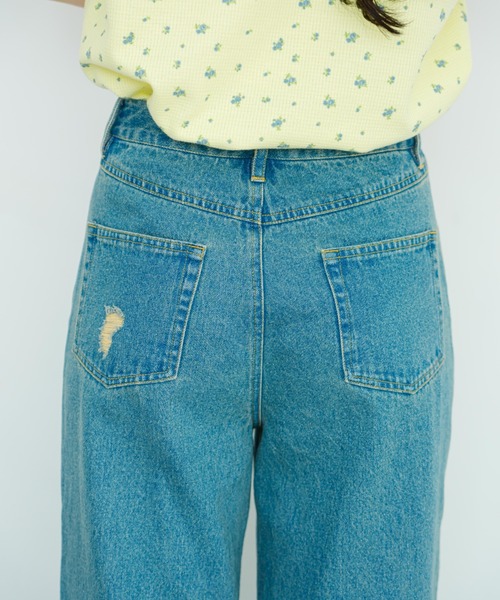 eLur(エラー)の「ダメージフレアデニムパンツ|セットアップ着用可能(デニムパンツ・レディース・インディゴブルー/ライトブルー・SMALL/MEDIUM)」の16枚目の写真