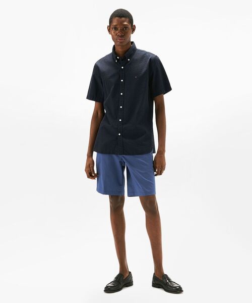 TOMMY HILFIGER(トミーヒルフィガー)の「シアサッカーソリッドレギュラーフィットショートスリーブシャツ(シャツ/ブラウス・メンズ・ホワイト/ライトブルー/ネイビー・X-LARGE/SMALL/MEDIUM/LARGE)」の6枚目の写真