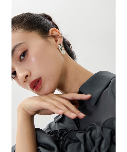 niana(ニアナ)の「メタルパールピアス 両耳 パール ゴールド シルバー 結婚式 二次会 同窓会 成人式 パーティー お呼ばれ オケージョン フォーマル(ピアス(両耳用)・レディース・シルバー/ゴールド・FREE)」の10枚目の写真