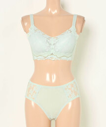 Lace Ladies（レースレディース）の「【2点セット】フラワー レース ノンワイヤー ブラ&ショーツ（ブラ&ショーツ）」