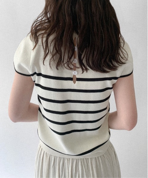 on:nue（オンニュ）の「【on:nue】[選べる6色展開] ラウンドネックショートスリーブニット（ニット/セーター・レディース・ピンク/ホワイト/ブラック/グレー/ストライプ/イエロー・FREE）」の16枚目の写真