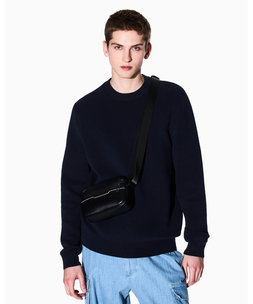 ARMANI EXCHANGE（アルマーニエクスチェンジ）の「【A|X アルマーニ エクスチェンジ】AXメタルロゴ ショルダーバッグ（ショルダーバッグ・メンズ・ブラック・FREE）」の6枚目の写真