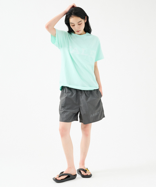 ABAHOUSE(アバハウス)の「【The BOOK STORE / ブックストア 】YALE POCKET TEE /イェール大学 /カレッジロゴ /ポケットTシャツ(Tシャツ/カットソー・メンズ・ネイビー/ブラック/ピンク/グリーン・XL/L/M)」の9枚目の写真