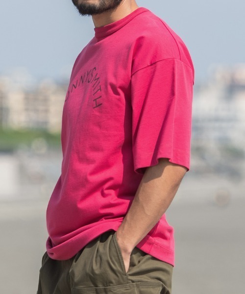 Sunny Smith(サニースミス)の「【SUNNY SMITH】へビーオンス Cool Smith Standard Arch Logo 半袖Tシャツ(Tシャツ/カットソー・メンズ・チャコール/ネイビー/グリーン/レッド/オフホワイト・MEDIUM/LARGE)」の5枚目の写真