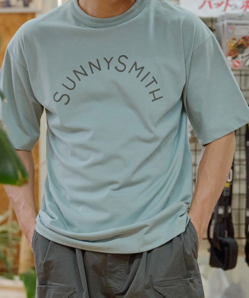 Sunny Smith(サニースミス)の「【SUNNY SMITH】へビーオンス Cool Smith Standard Arch Logo 半袖Tシャツ(Tシャツ/カットソー・メンズ・チャコール/ネイビー/グリーン/レッド/オフホワイト・MEDIUM/LARGE)」の4枚目の写真