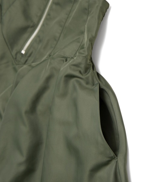 PUNYUS(プニュズ)の「コルセットボリュームスカート(スカート・レディース・カーキ/ブラック/ピンク・1/2/3/4)」の15枚目の写真