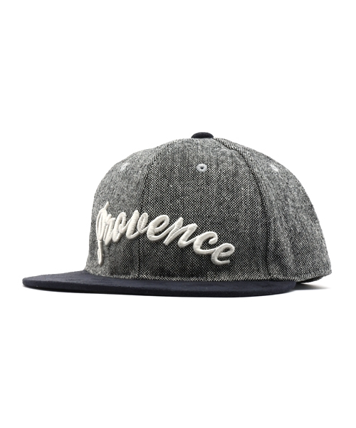 ikka（イッカ）の「3D刺繍平ツバCAP（キャップ・キッズ・ネイビー/ブラック・FREE）」の2枚目の写真