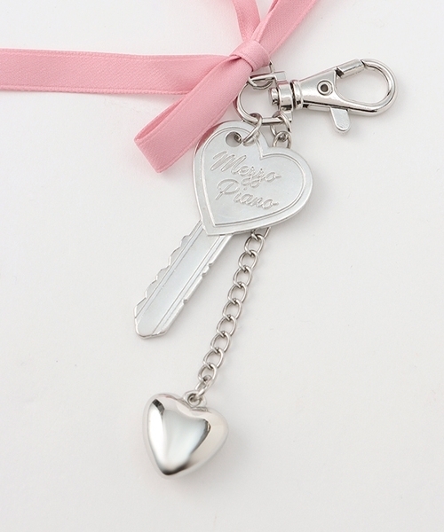 チャームつき レーストリム デニムパンツ（デニムパンツ）｜mezzo