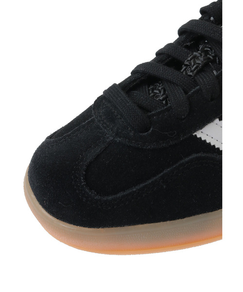 1er Arrondissement（プルミエアロンディスモン）の「＜adidas（アディダス）＞”GAZELLE INDOOR“スニーカー（その他シューズ・レディース・ブラック系その他3・23/24/25）」の2枚目の写真