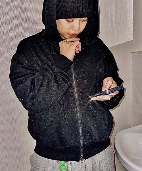 MandO（Auntie Rosa）（エムオー）の「ワンポイント刺繍スウェットジップパーカー/セットアップ着用可（パーカー・メンズ・グレー/ブラック/ネイビー/グレー系その他/ブラック系その他/チャコールグレー/アイボリー/レッド・MEDIUM/SMALL/LARGE）」の4枚目の写真