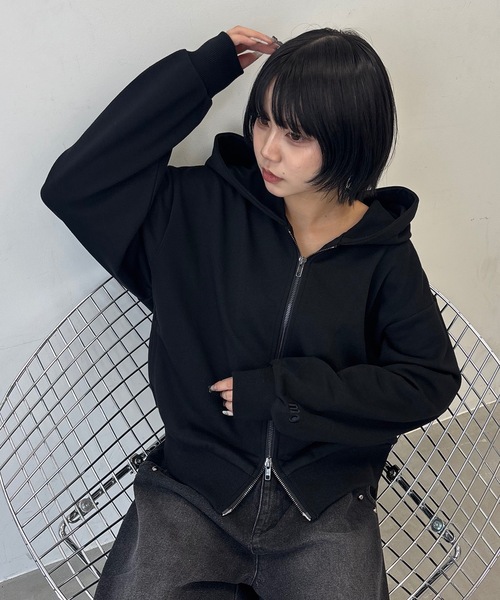 MandO（Auntie Rosa）（エムオー）の「ワンポイント刺繍スウェットジップパーカー/セットアップ着用可（パーカー・メンズ・グレー/ブラック/ネイビー/グレー系その他/ブラック系その他/チャコールグレー/アイボリー/レッド・MEDIUM/SMALL/LARGE）」の3枚目の写真