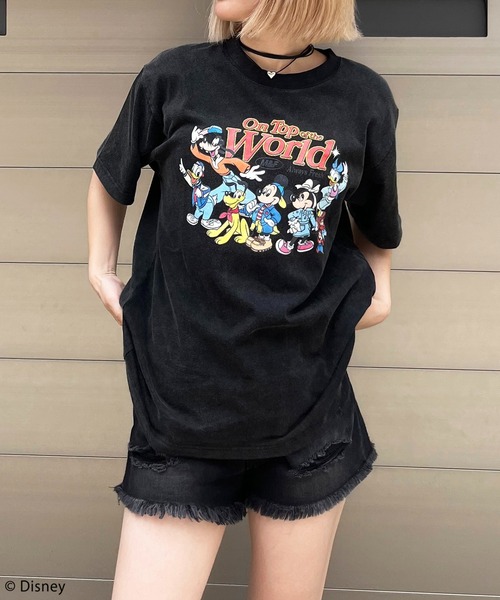 4GEEKS BY SPIRALGIRL(フォーギークスバイスパイラルガール)の「【Disney/ディズニー/ミッキー&フレンズ】ヴィンテージ風ピグメントTシャツ(Tシャツ/カットソー・レディース・ブラック・FREE)」の1枚目の写真