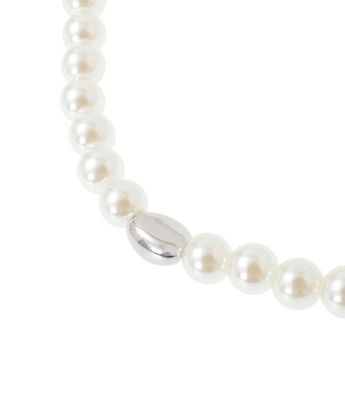 earth music&ecology（アースミュージックアンドエコロジー）の「2WAYパール×リボンネックレス（ネックレス・レディース・ブラック/ライトグレー・FREE）」の19枚目の写真