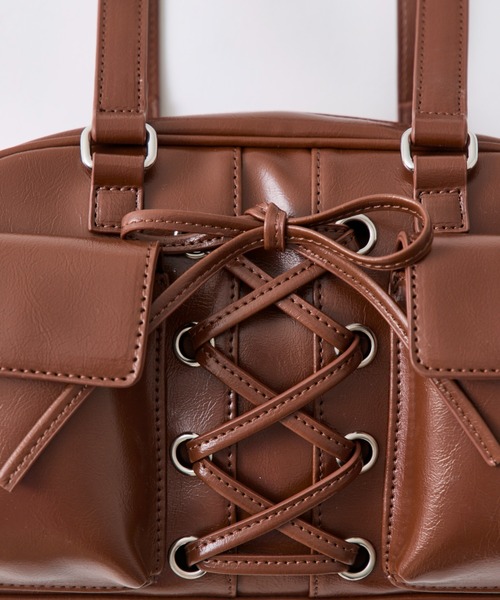 OLIVE des OLIVE（オリーブデオリーブ）の「レースアップボストンバッグ（ボストンバッグ・レディース・ブラウン/レッド/オフホワイト・FREE）」の5枚目の写真
