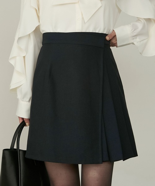 Cherir Mignon(シェリルミニョン)の「【Cherir Mignon】- Silhouette Couture - インパン付きラップデザインプリーツ切替ミニスカート 《セットアップ対応》(スカート・レディース・チャコールグレー/ブラック/ネイビー/ブラウン・S/M)」の13枚目の写真