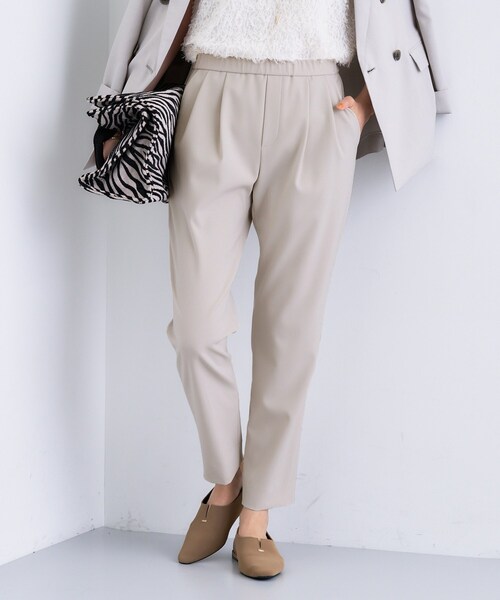 INDIVI（インディヴィ）の「人気NO.1【褒められパンツ／高ストレッチ／ウエストゴム】タックテーパードパンツ（その他パンツ・レディース・ブラック/ナチュラル/ネイビー/ホワイト/ボルドー・42/40/38/36/34/19/15 /13/12/05/03）」の3枚目の写真