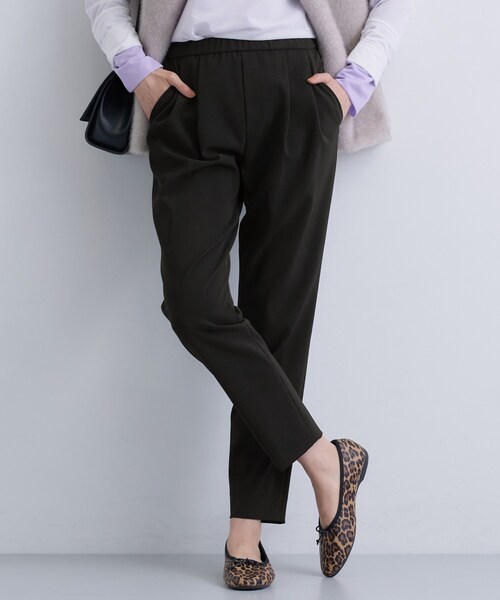 INDIVI（インディヴィ）の「人気NO.1【褒められパンツ／高ストレッチ／ウエストゴム】タックテーパードパンツ（その他パンツ・レディース・ブラック/ナチュラル/ネイビー/ホワイト/ボルドー・42/40/38/36/34/19/15 /13/12/05/03）」の20枚目の写真