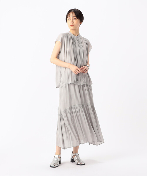 K.T KIYOKO TAKASE（キヨコタカセ）の「【セットアップ対応】スプリットジョーゼット ティアードスカート（スカート・レディース・ライトグレー/カーキ・9号）」の4枚目の写真