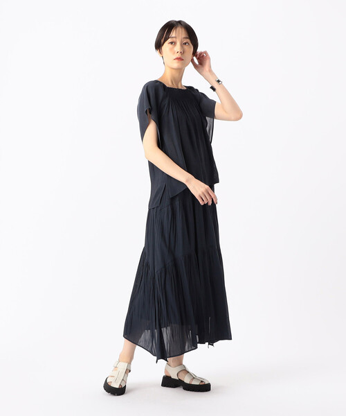 K.T KIYOKO TAKASE（キヨコタカセ）の「【セットアップ対応】スプリットジョーゼット ティアードスカート（スカート・レディース・ライトグレー/カーキ・9号）」の8枚目の写真