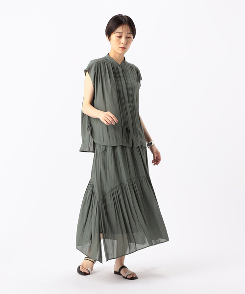 K.T KIYOKO TAKASE（キヨコタカセ）の「【セットアップ対応】スプリットジョーゼット ティアードスカート（スカート・レディース・ライトグレー/カーキ・9号）」の12枚目の写真