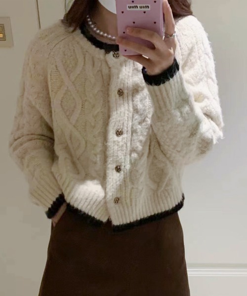 Lace Ladies(レースレディース)の「ヘム ライン コンパクト ケーブル ニット カーディガン(カーディガン/ボレロ・レディース・ピンク/アイボリー・FREE)」の5枚目の写真