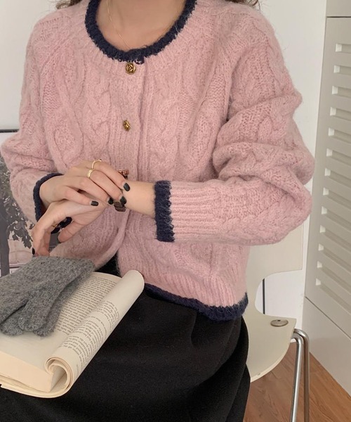 Lace Ladies(レースレディース)の「ヘム ライン コンパクト ケーブル ニット カーディガン(カーディガン/ボレロ・レディース・ピンク/アイボリー・FREE)」の11枚目の写真