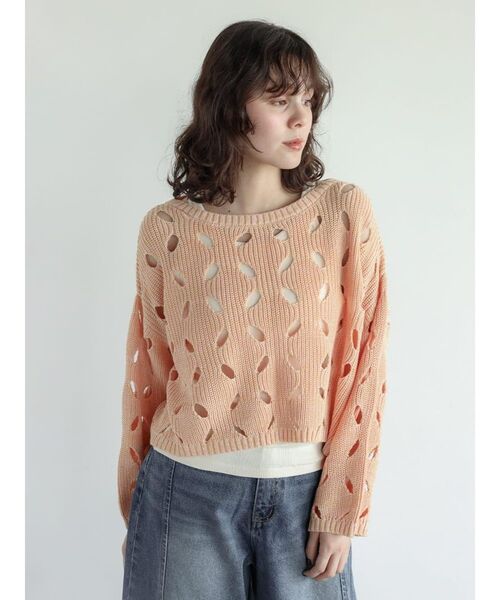 Hole design knit pullover