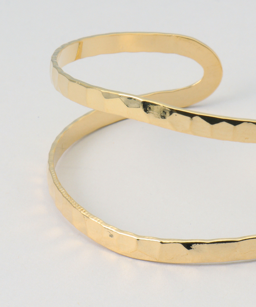 SLOBE IENA(スローブイエナ)の「SLOBE カフバングル(ブレスレット・レディース・ゴールド・FREE)」の5枚目の写真