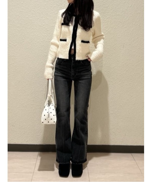 MVS BLACK FLARE（デニムパンツ）｜MOUSSY（マウジー）のファッション