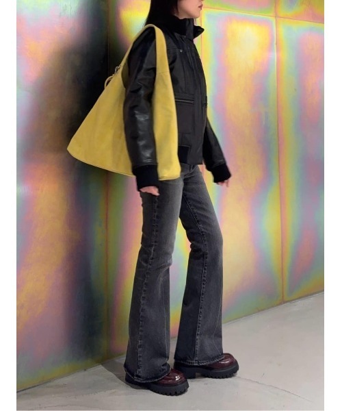 MVS BLACK FLARE（デニムパンツ）｜MOUSSY（マウジー）のファッション